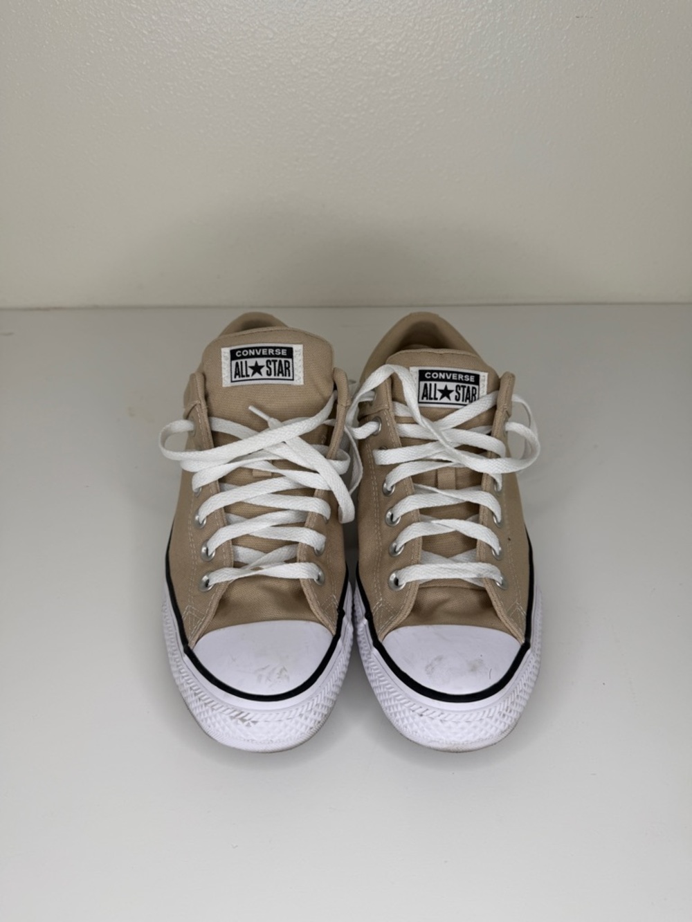 Converse Low Top Sneakers in Beige and White